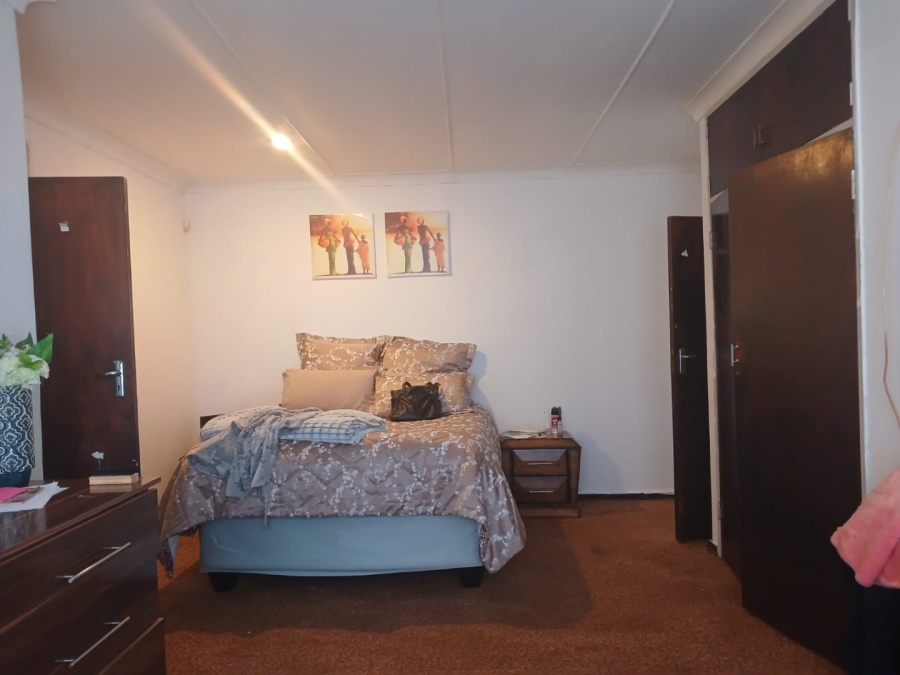 3 Bedroom Property for Sale in Roosheuwel Ext 2 North West